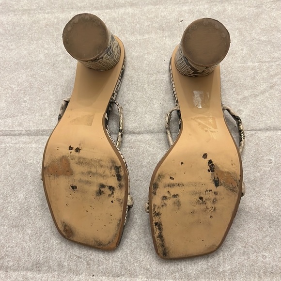 Express double band snake pattern block heel sandals - Picture 8 of 9